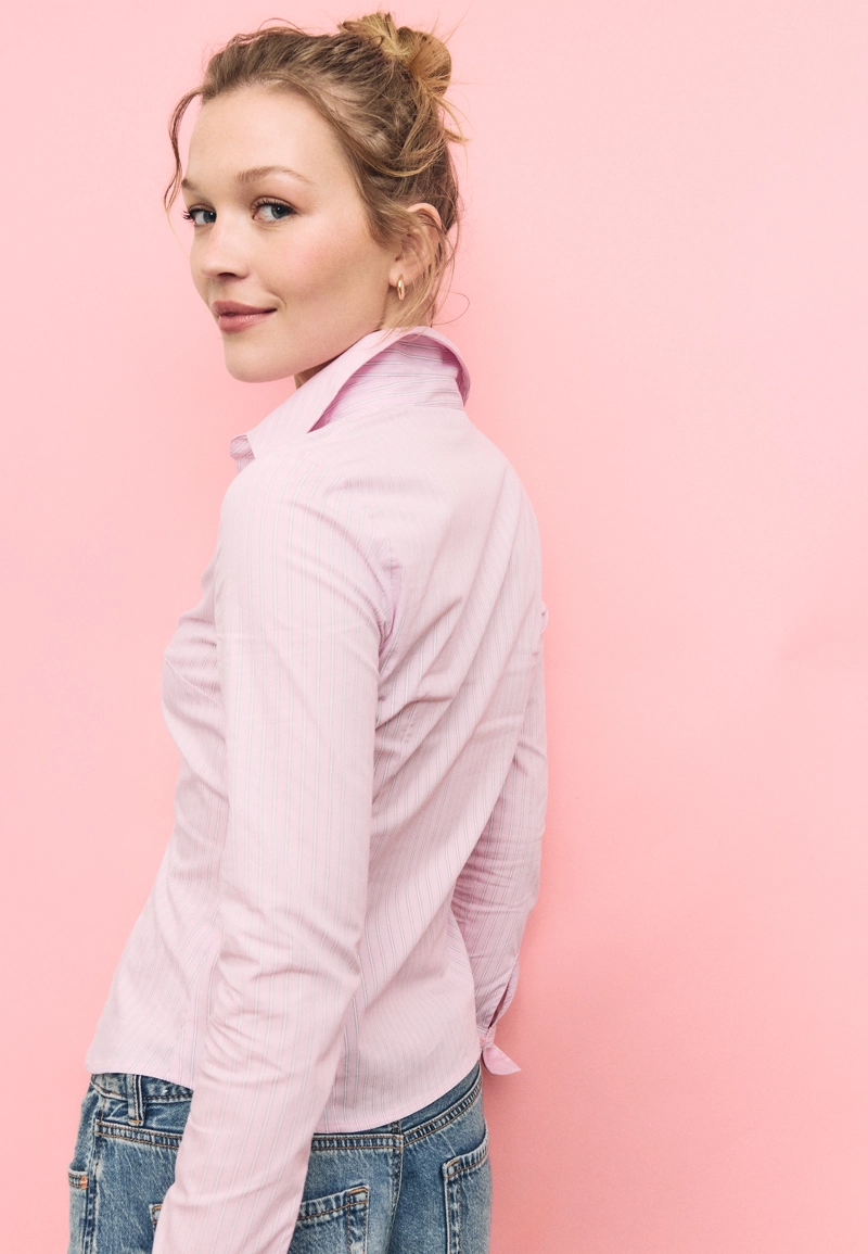 Приталенная базовая рубашка в полоску