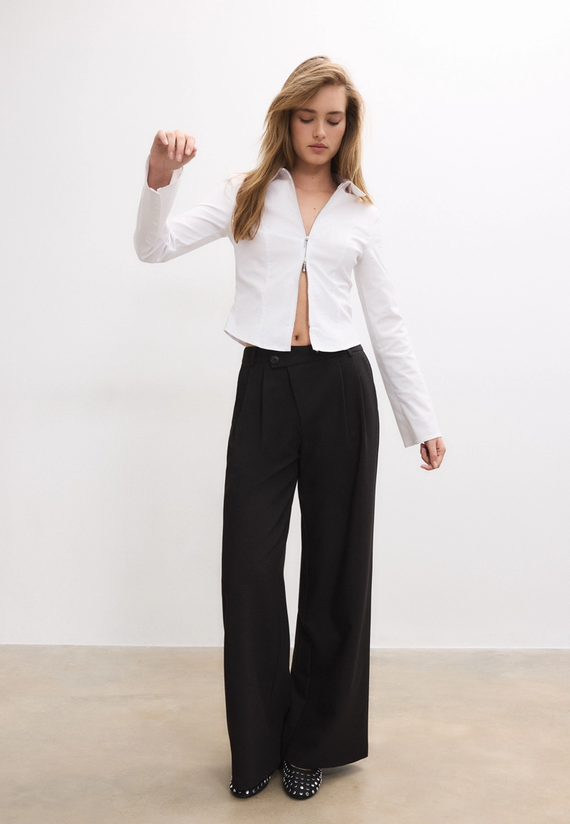 Приталенная рубашка из бенгалина на молнии