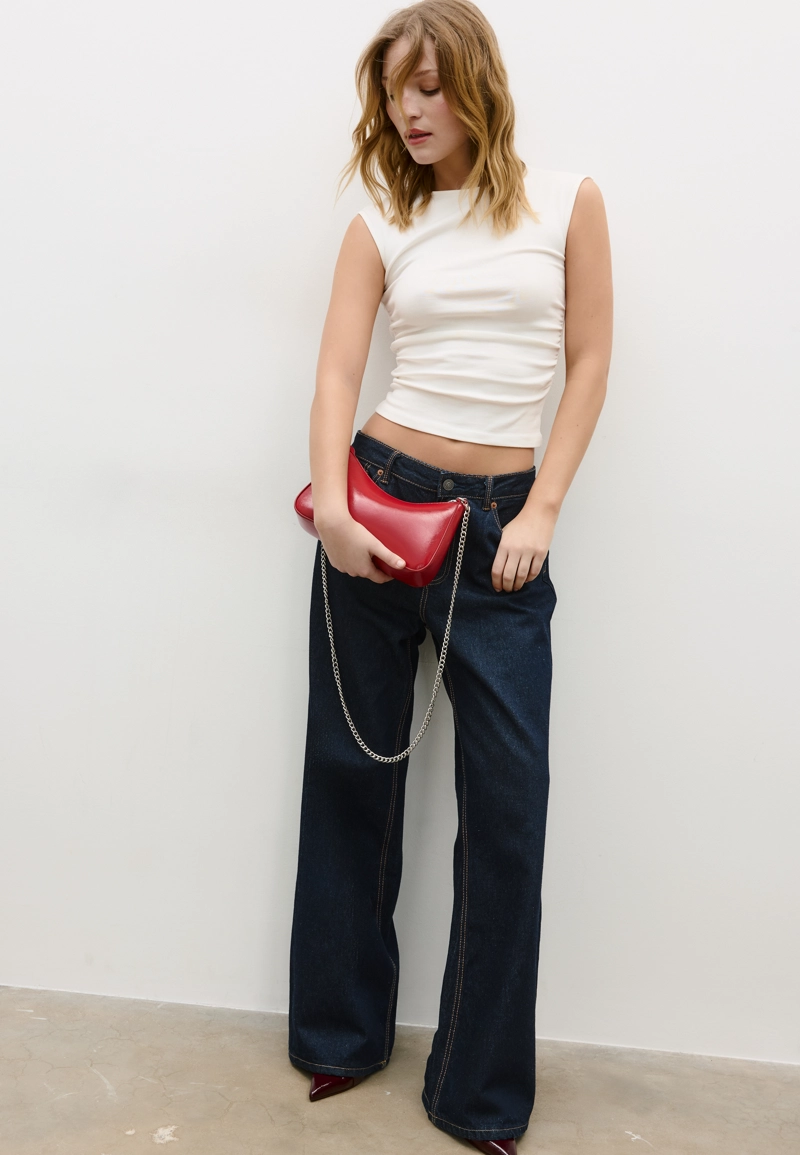 Сумка на плечо с цепочкой