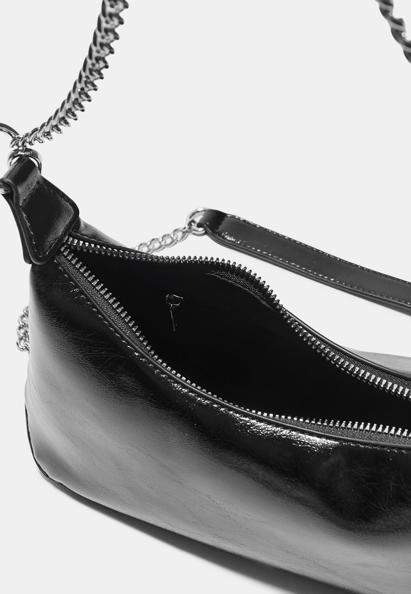 Сумка через плечо с цепочками