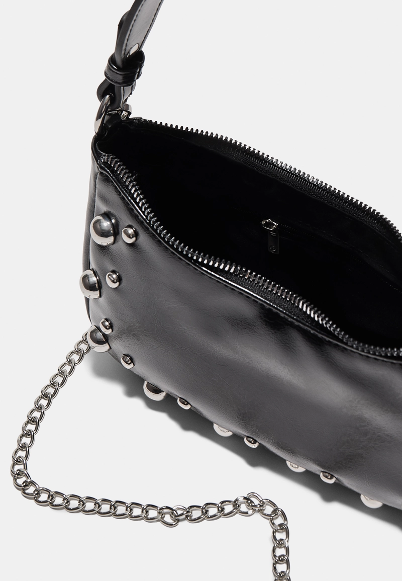 Сумка на плечо «луна» с заклепками