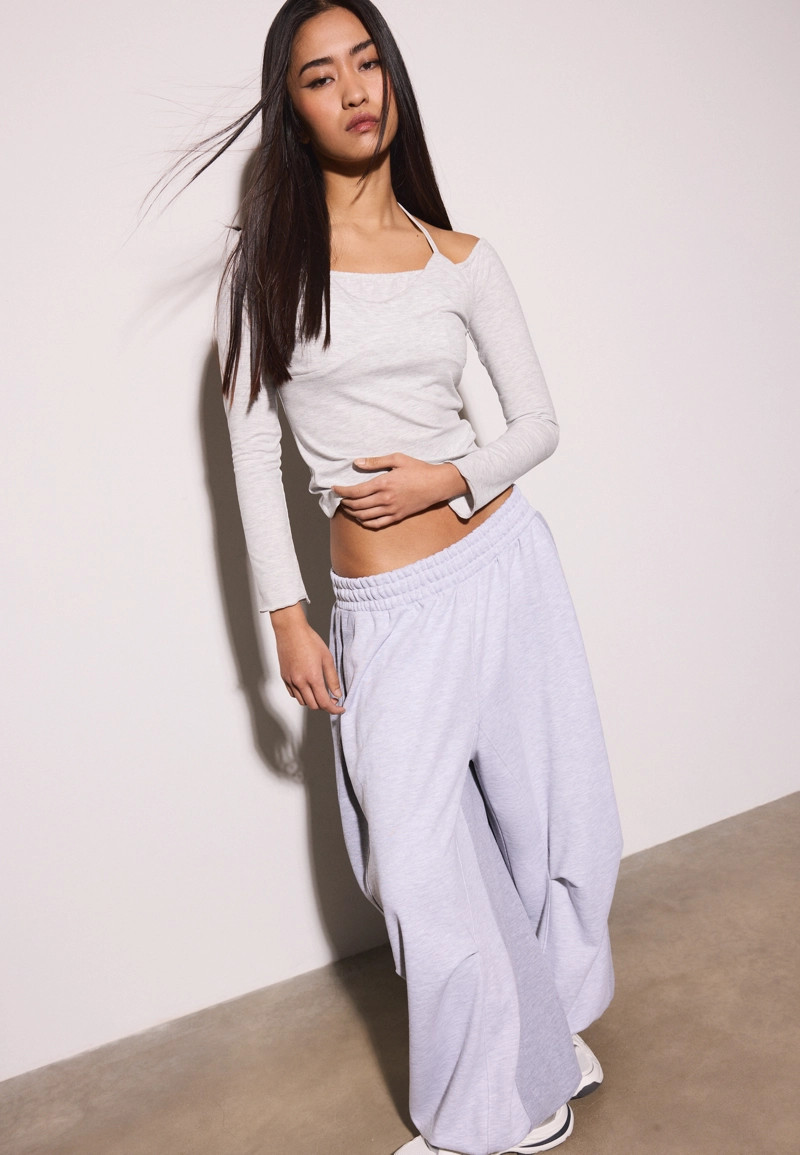 Лонгслив с длинными рукавами и горловиной халтер