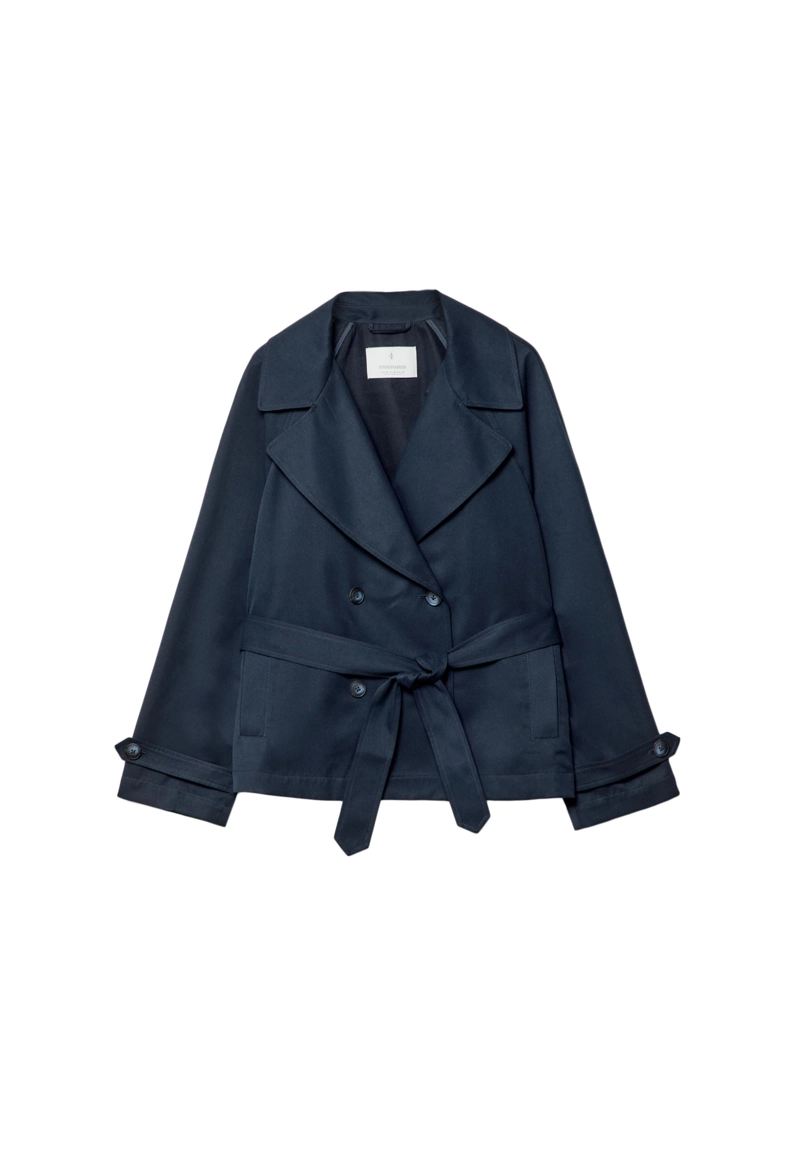 Короткий струящийся тренч с поясом