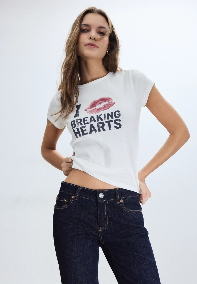 Футболка с позиционным принтом