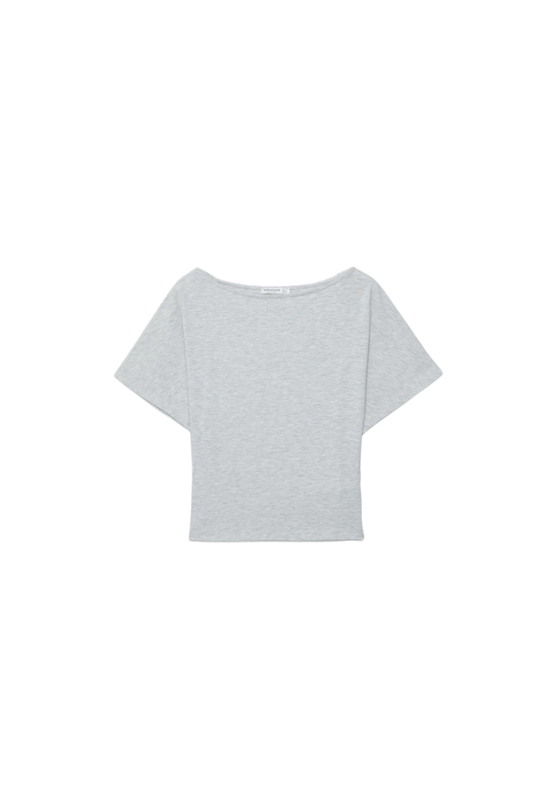 Футболка с вырезом-лодочкой и короткими рукавами