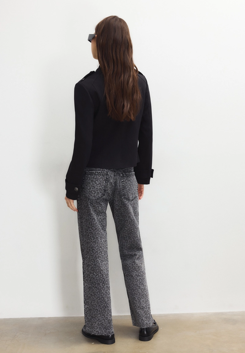 Прямые джинсы с леопардовым принтом