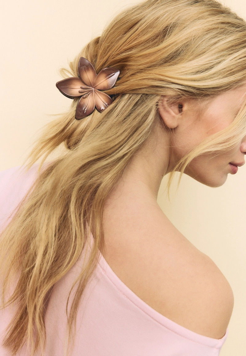 Заколка-цветок