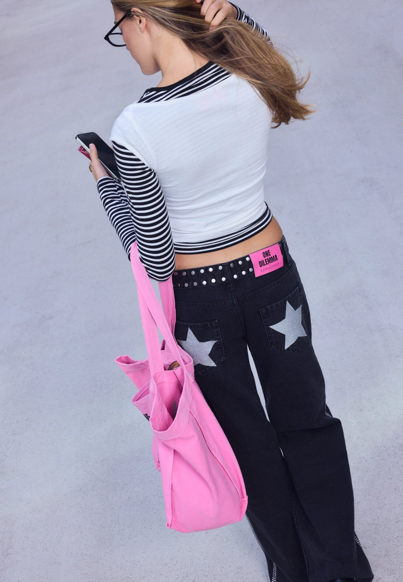 Футболка с короткими рукавами и лодочным вырезом с кристаллами one dilemma