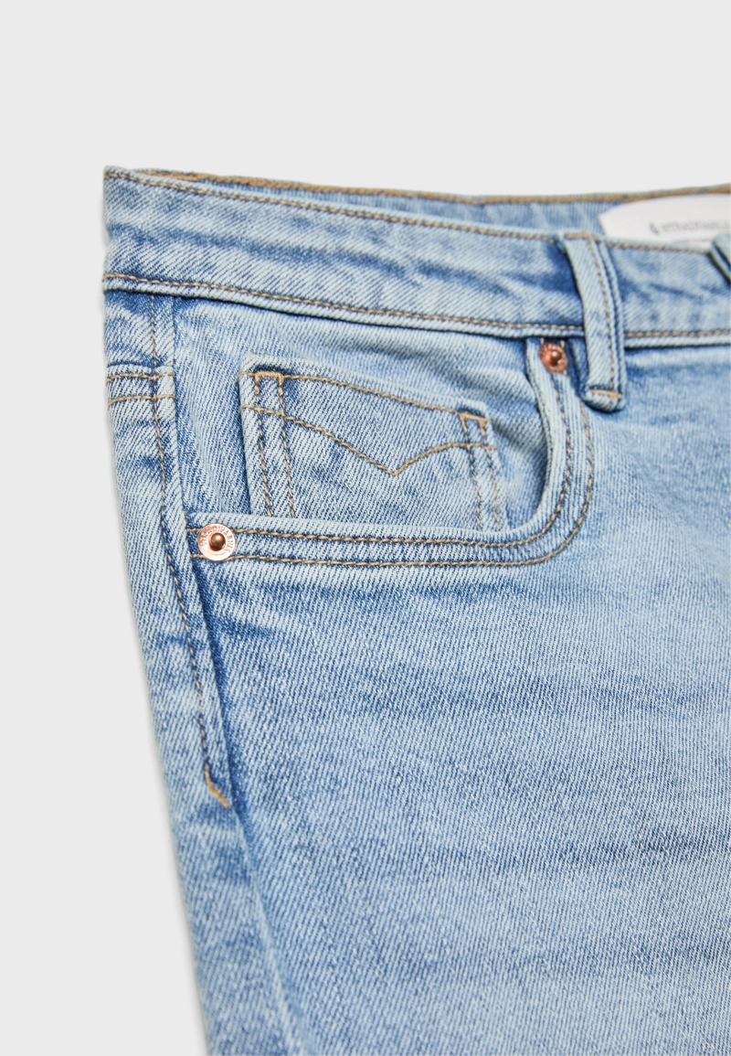 Джинсы D14 зауженные комфортные