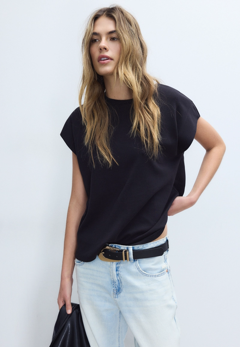 Базовая футболка со спущенным рукавом B06