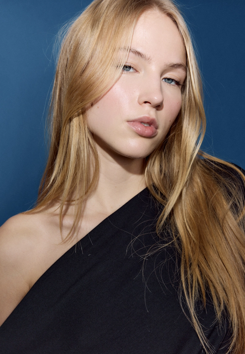 Базовая футболка с рукавами «летучая мышь»