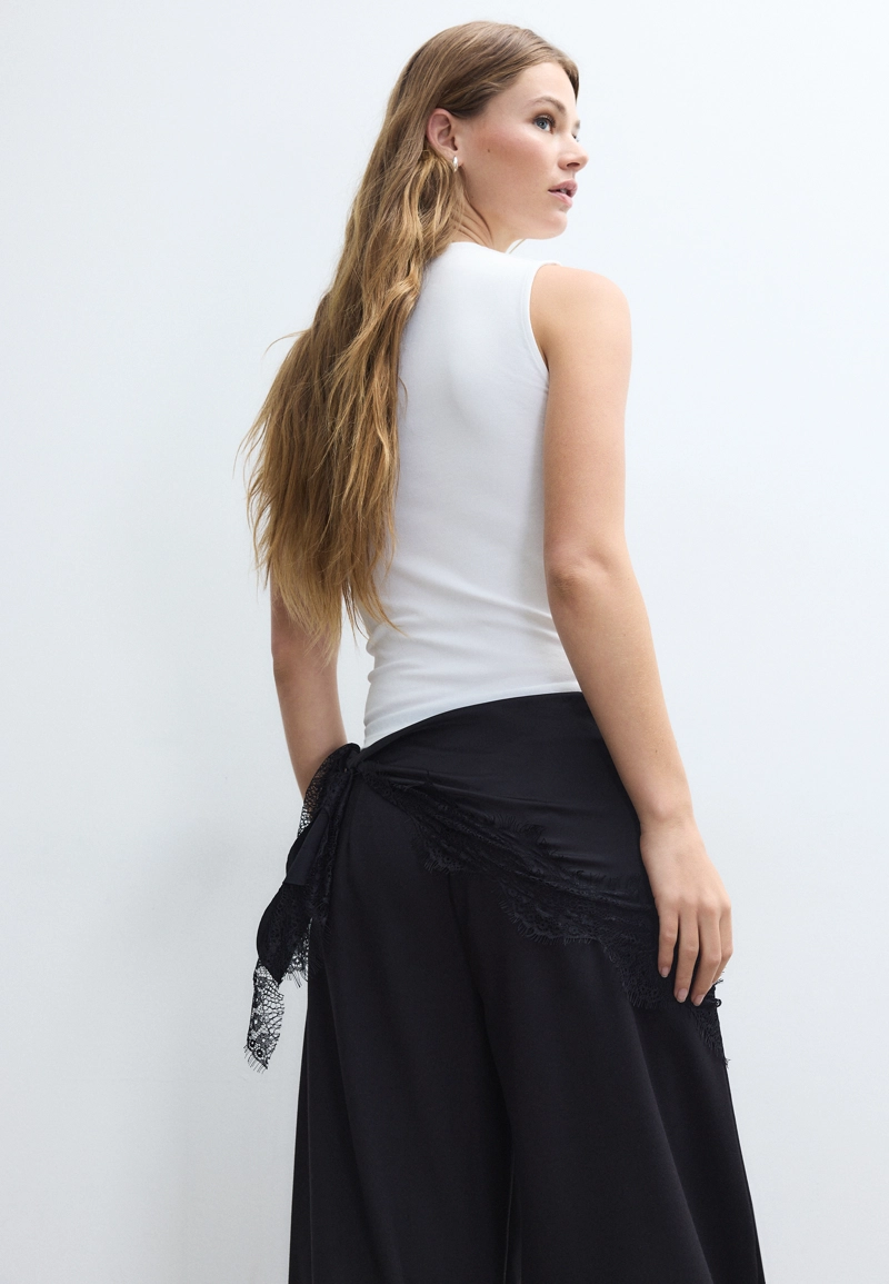 Базовая майка без рукавов