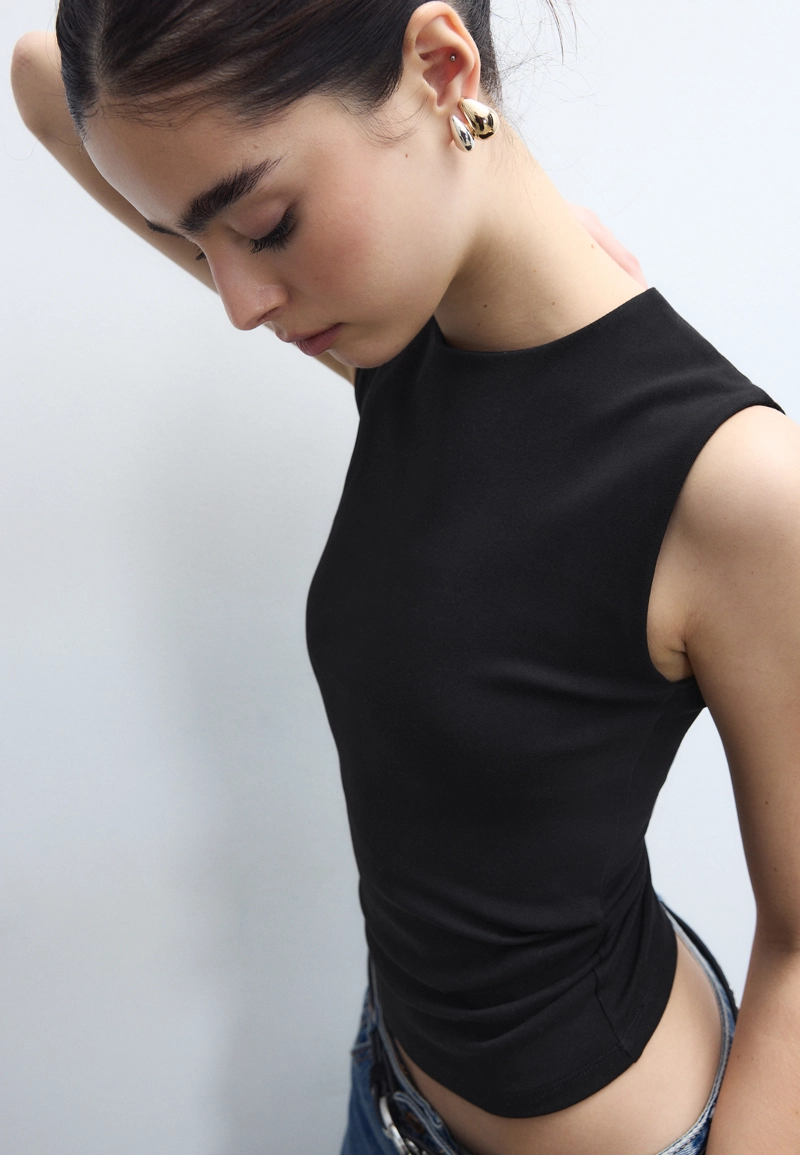 Базовая майка без рукавов