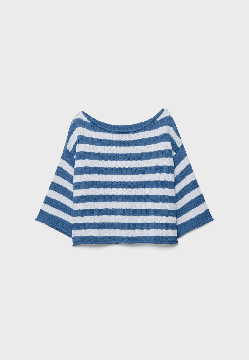 Трикотажный свитер с вырезом-лодочкой