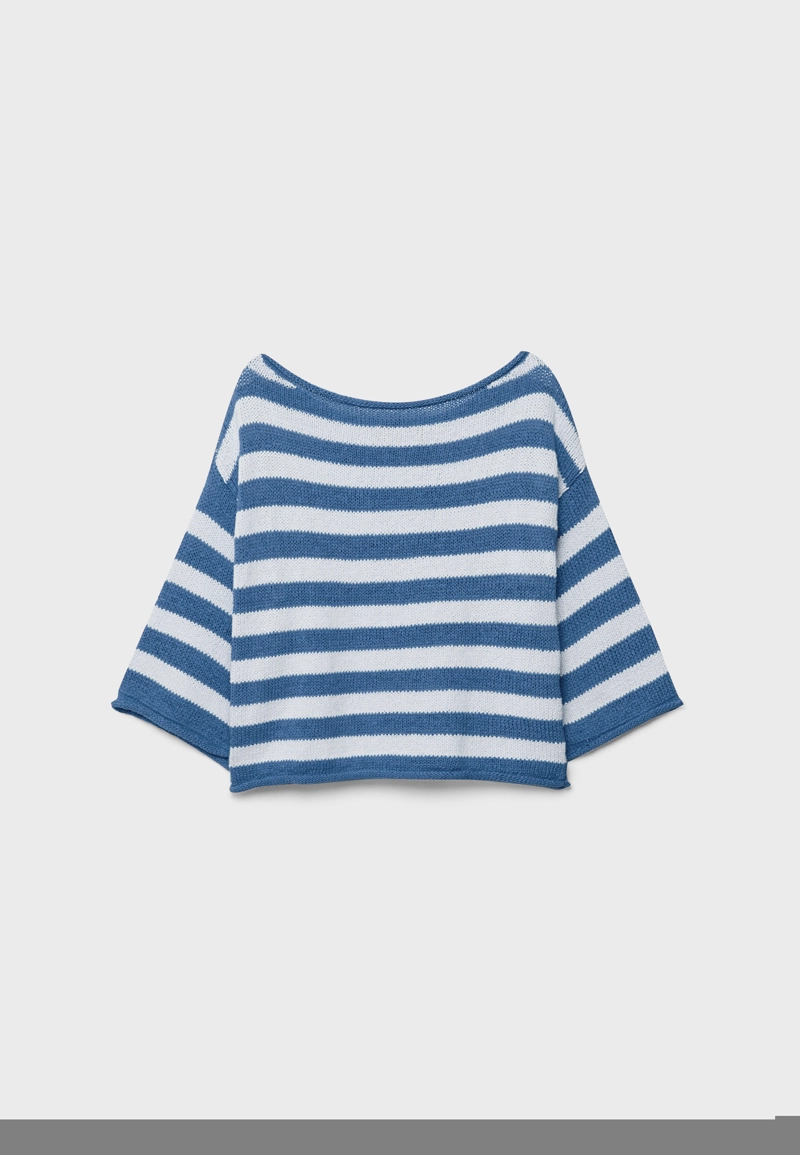 Трикотажный свитер с вырезом-лодочкой