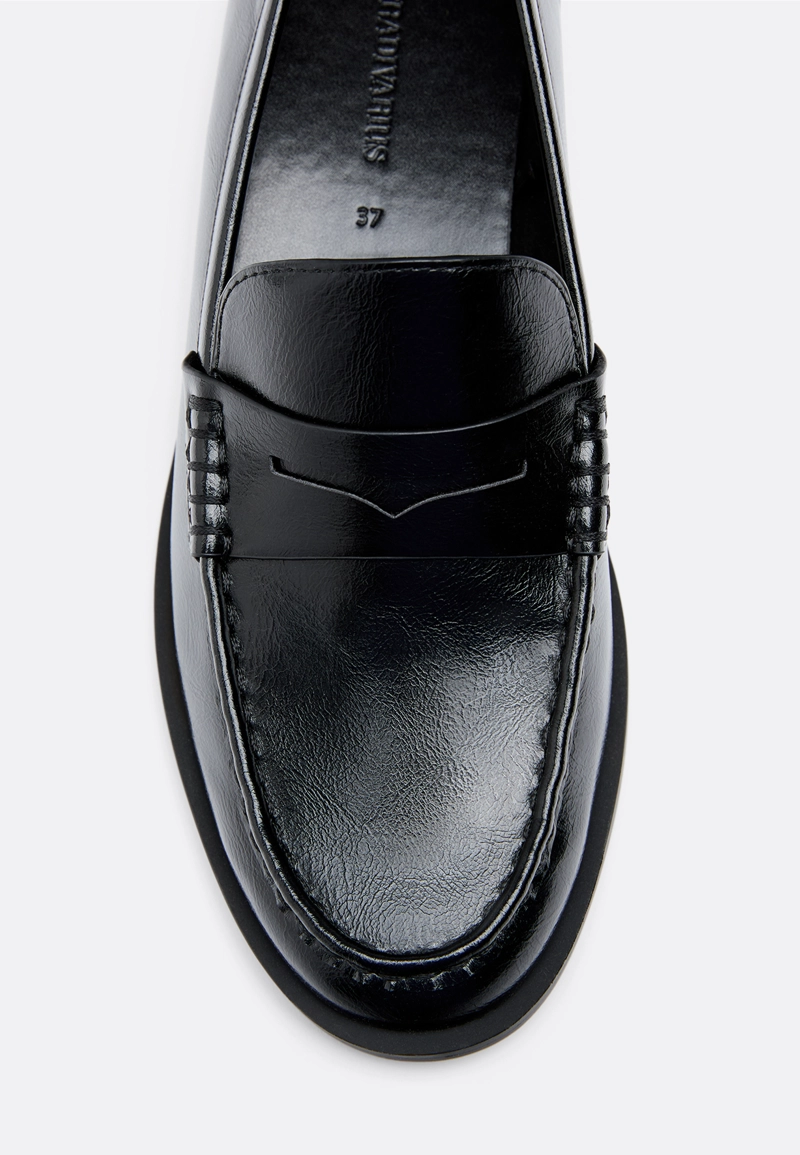 Черные лоферы из искусственной кожи