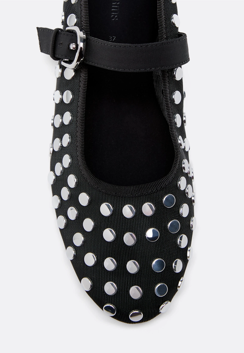 Балетки из сетки с заклепками