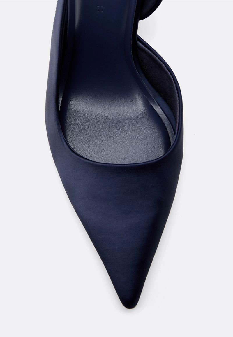 Туфли на каблуке с атласным эффектом