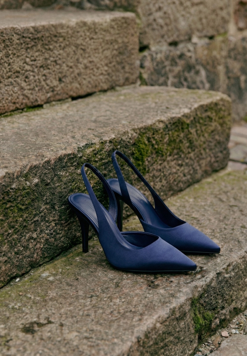 Туфли на каблуке с атласным эффектом