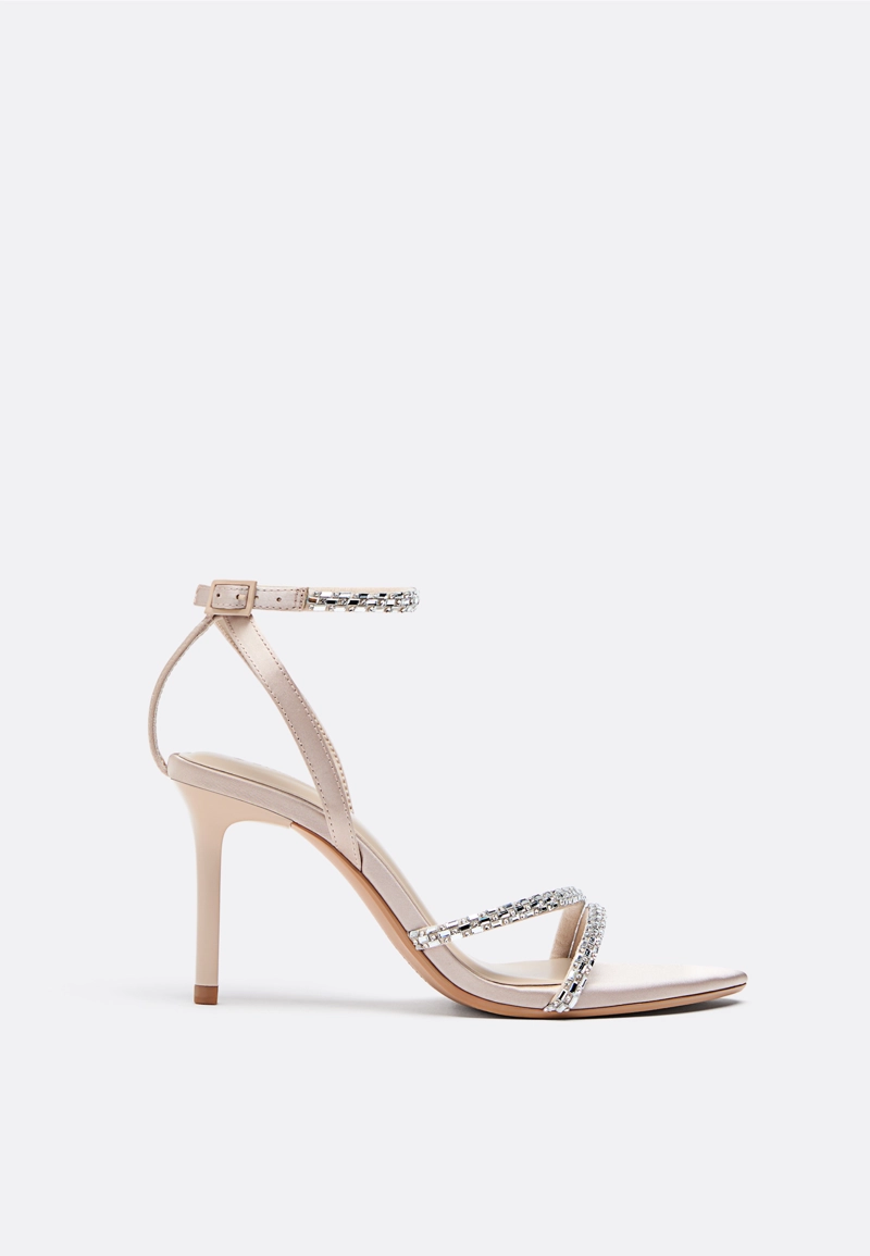 Босоножки на шпильке со стразами