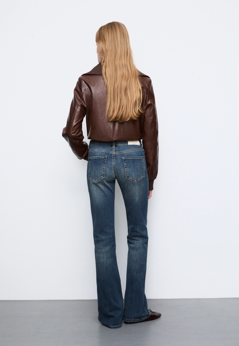 Джинсы D67 зауженные bootcut