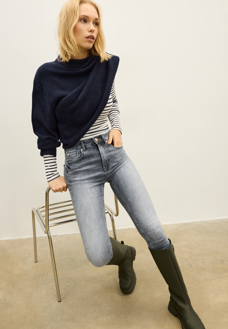 Джинсы скинни D07 с классической посадкой