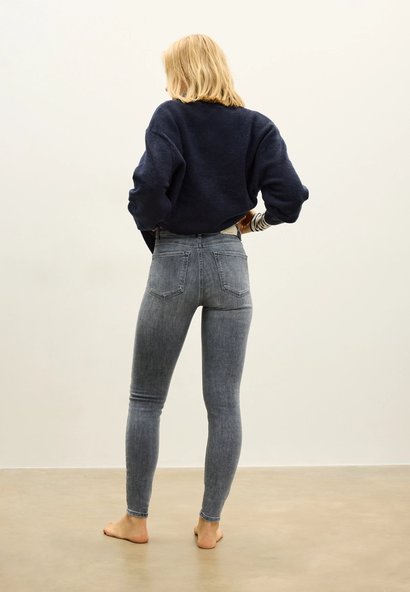 Джинсы скинни D07 с классической посадкой