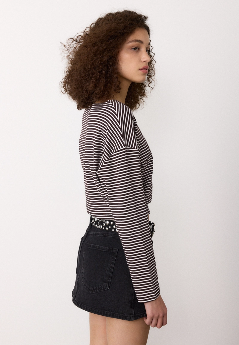 Лонгслив в полоску с вырезом-лодочкой и поясом