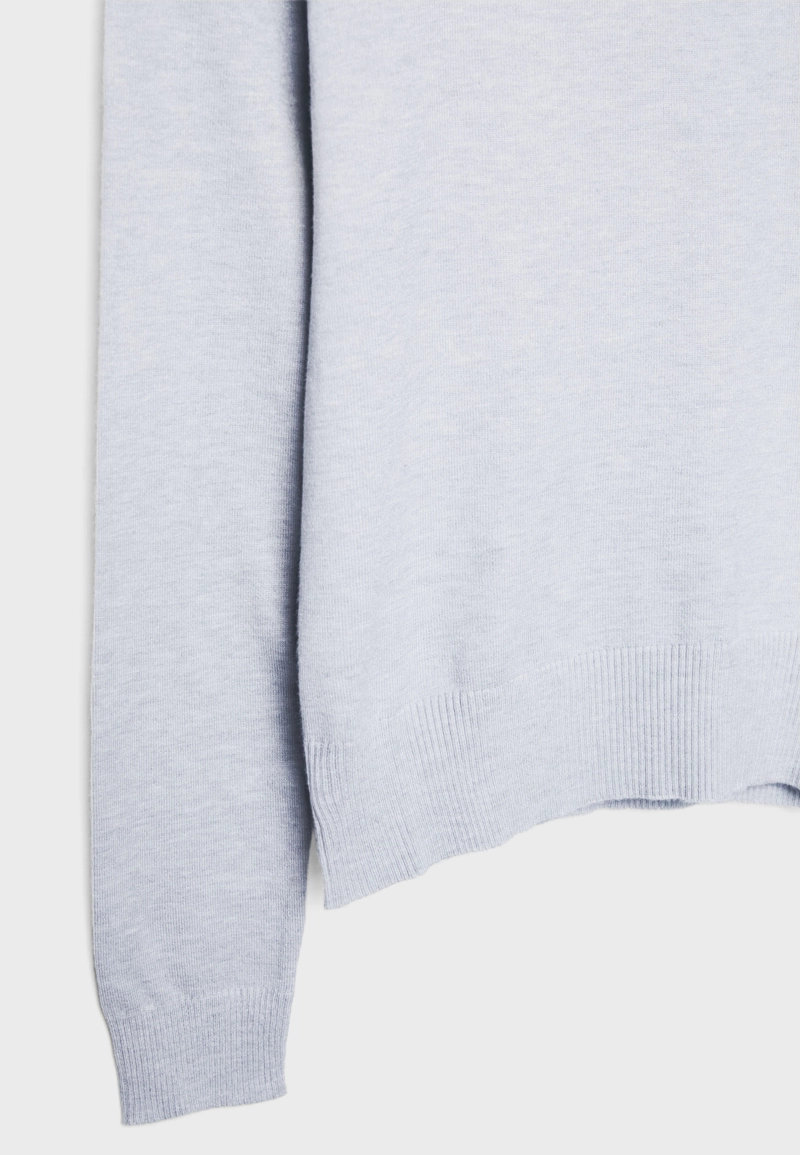 Базовый свитер гладкой вязки с высоким воротником