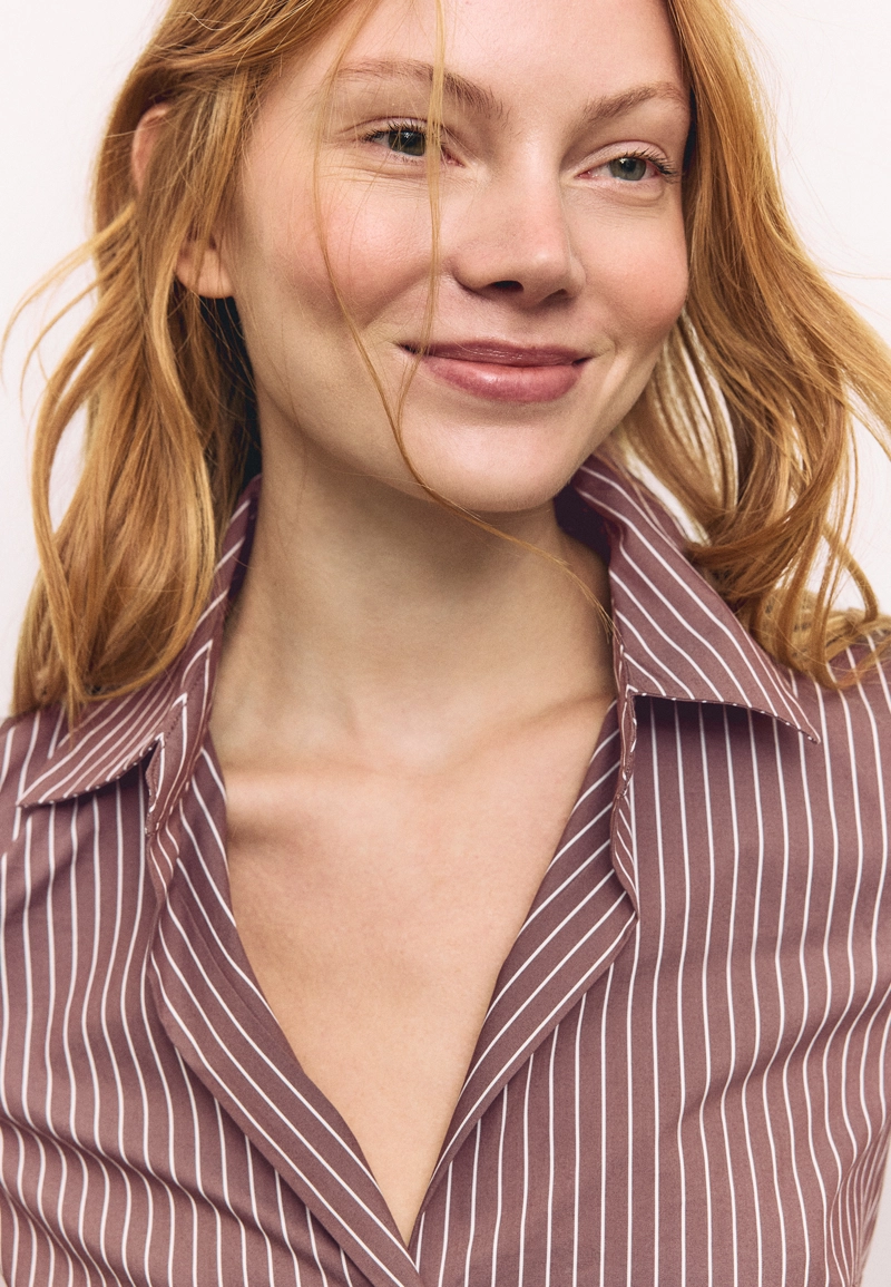 Приталенная базовая рубашка в полоску