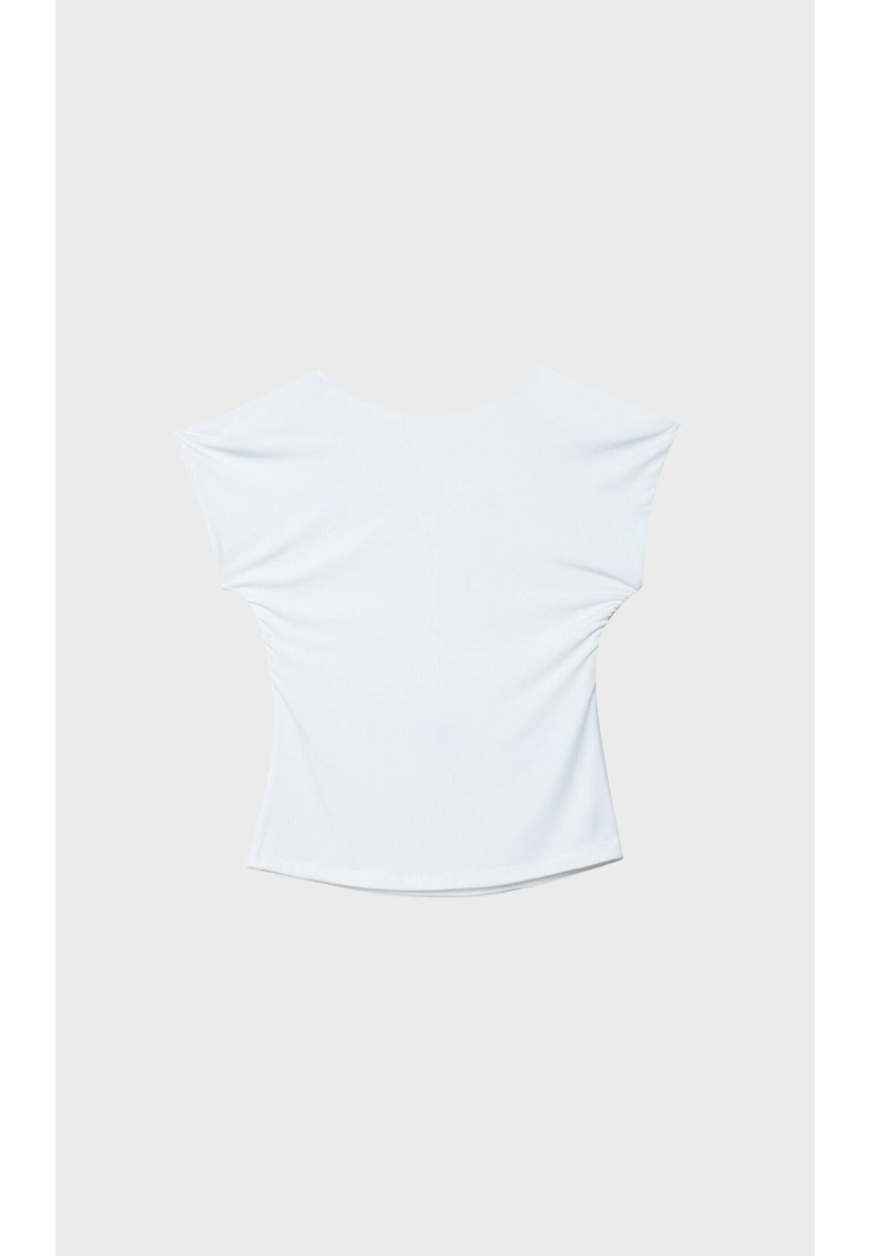 Футболка с открытой спиной