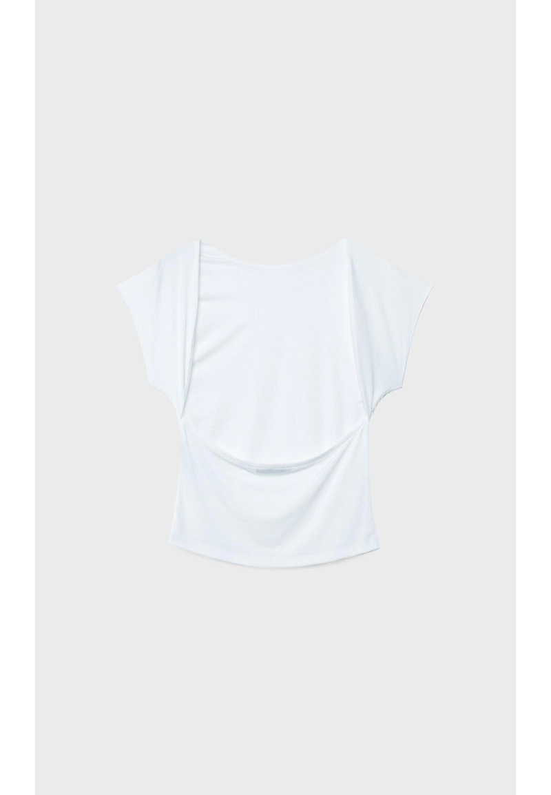 Футболка с открытой спиной