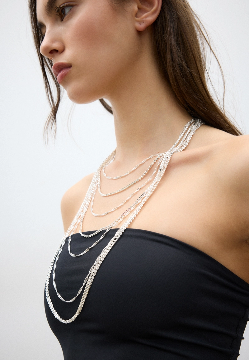 Длинное многорядное ожерелье