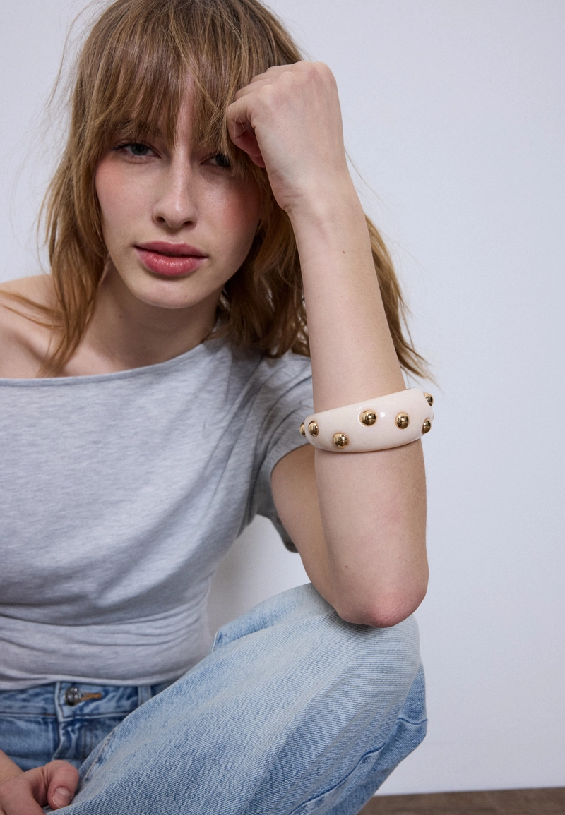 Браслет с заклепками