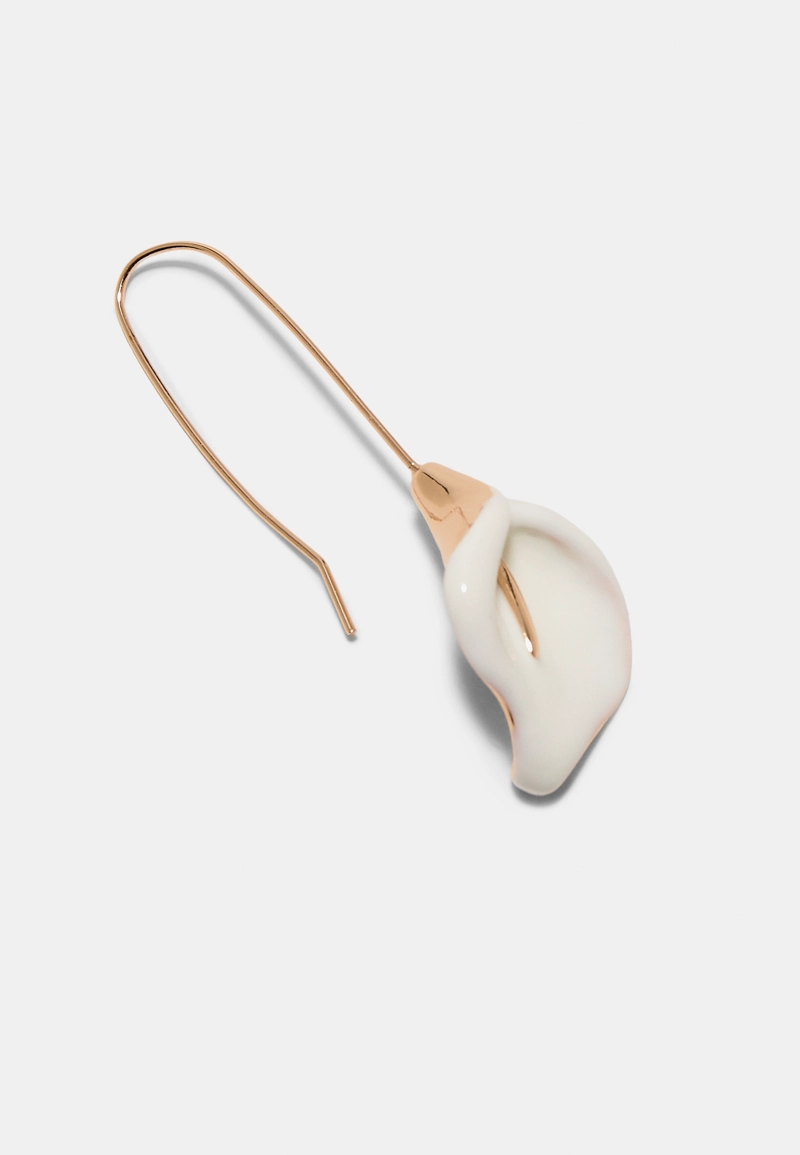 Серьги с цветком каллы