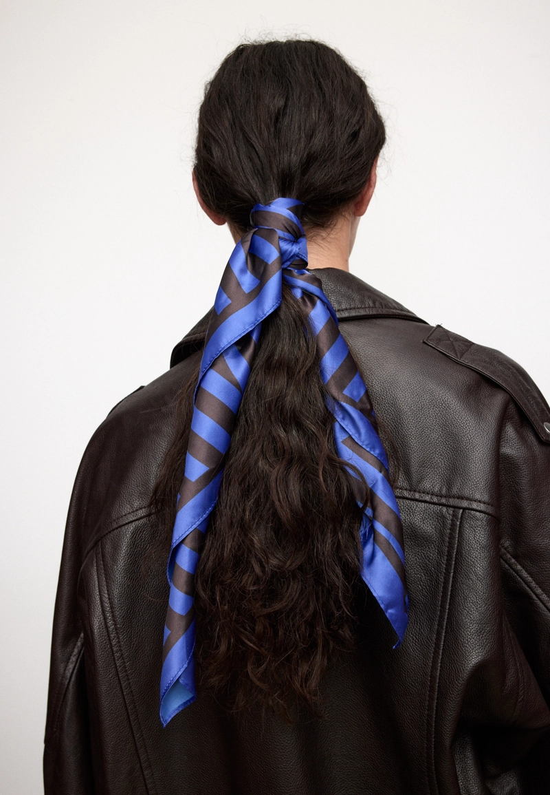 Платок в полоску