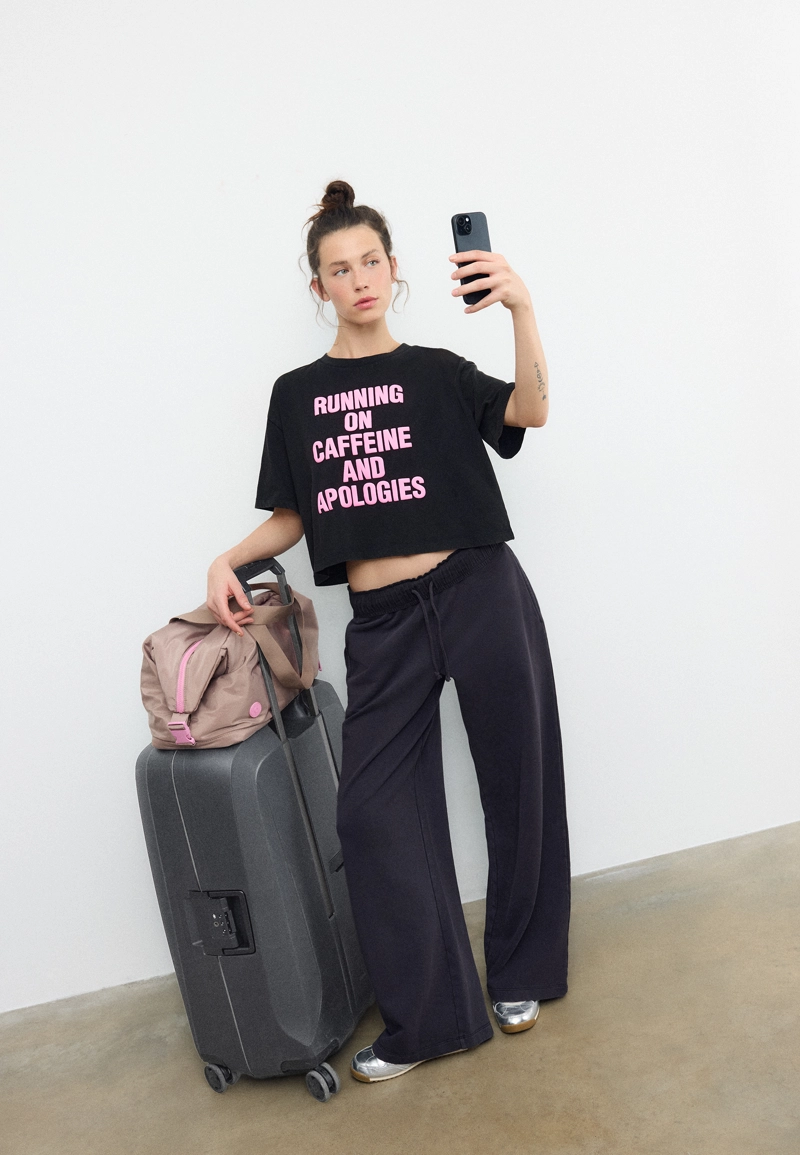 Укороченная футболка с принтом Caffeine