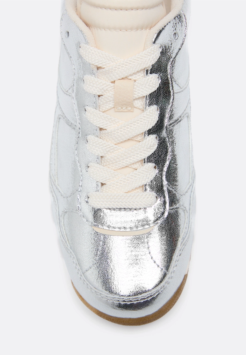 Кроссовки с металлическим блеском