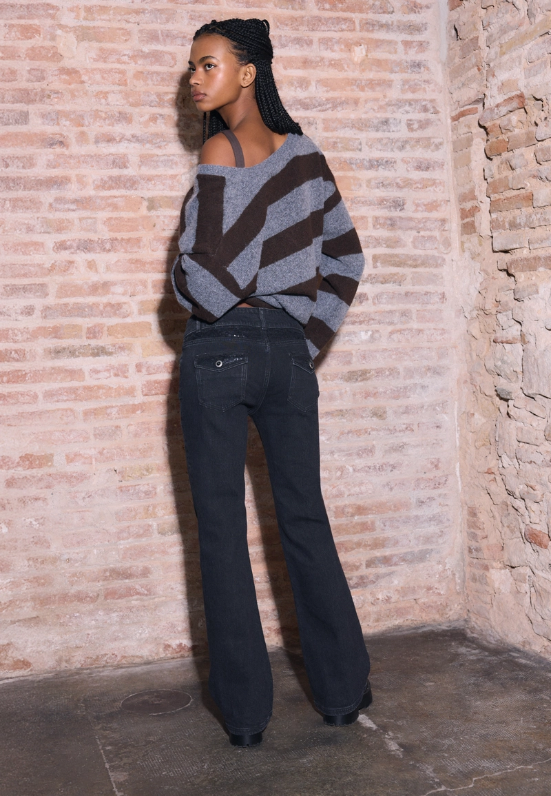 Джинсы с низкой посадкой с пайетками