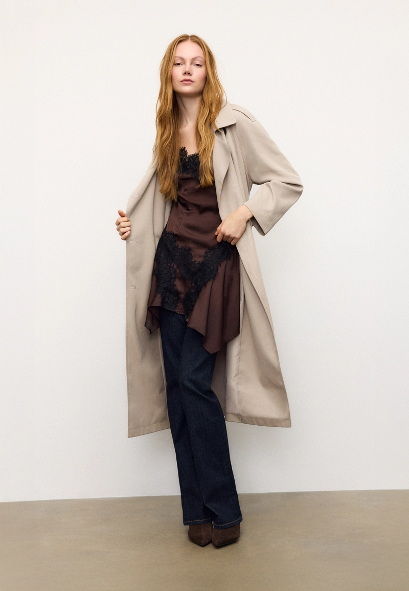 Длинный струящийся тренч