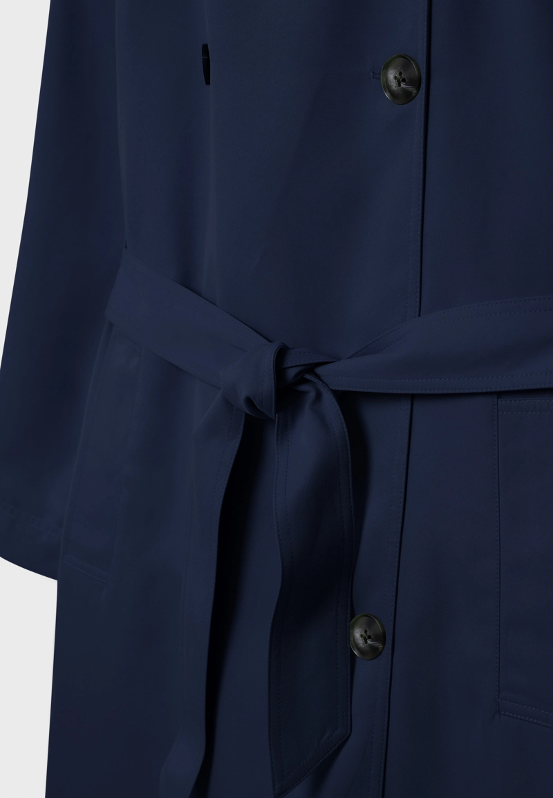 Длинный струящийся тренч