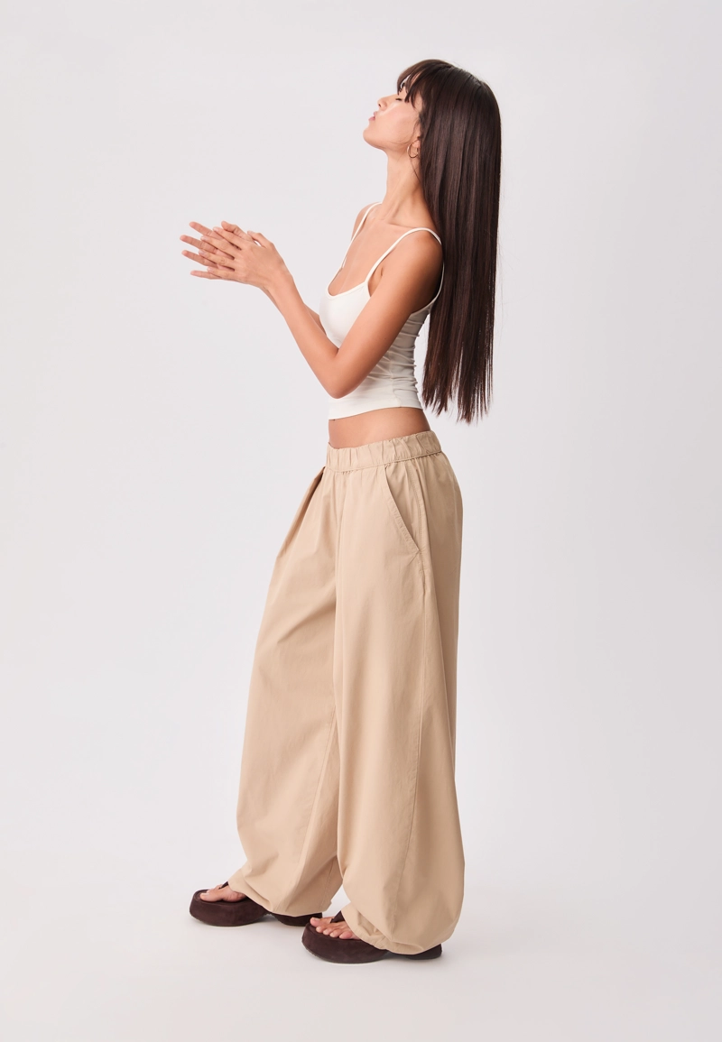 Длинные брюки-бочонки