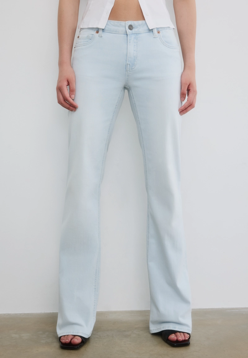 Джинсы D67 зауженные bootcut