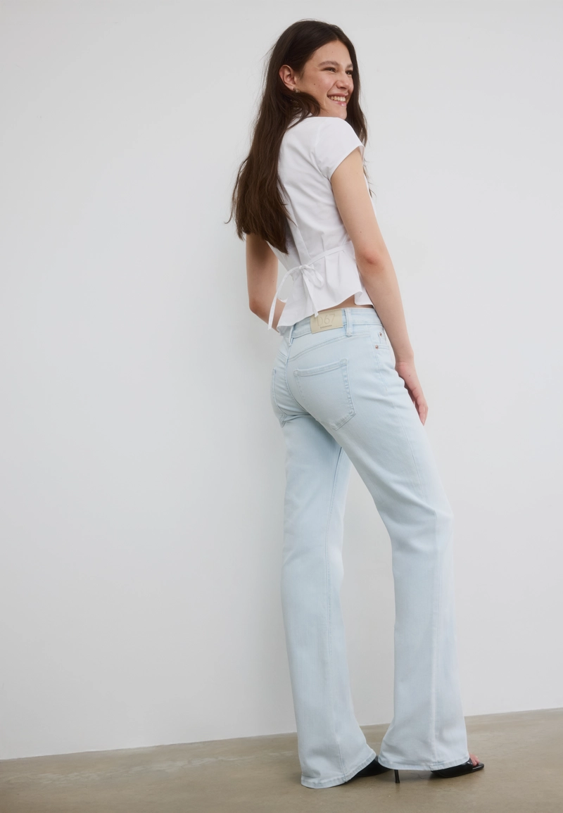 Джинсы D67 зауженные bootcut