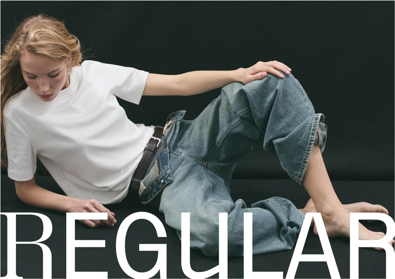 Базовая футболка классического кроя из плотной ткани