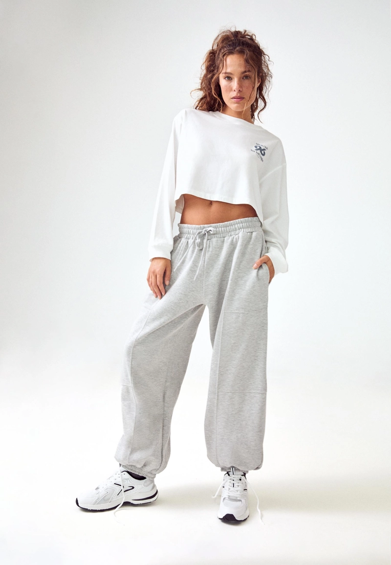 Джоггеры свободного кроя из мягкой ткани