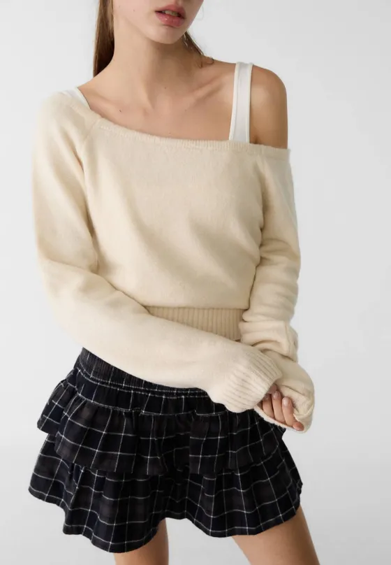 Свитер ассиметричного кроя