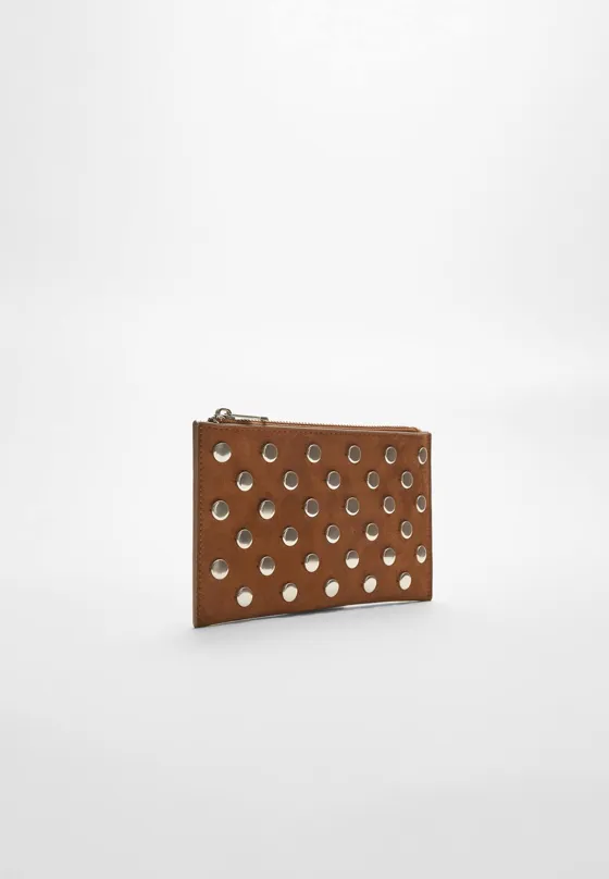 Несессер с заклепками