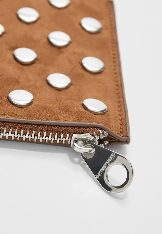 Несессер с заклепками