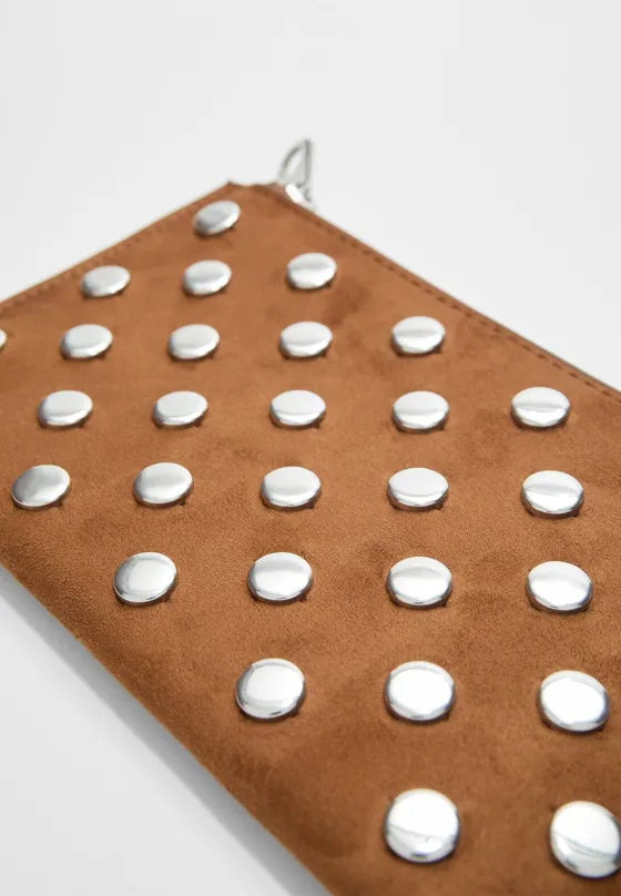 Несессер с заклепками